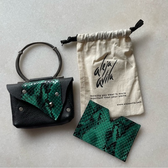 Aleja Avila Handmade Leather mini bag with card holder - Picture 6 of 7